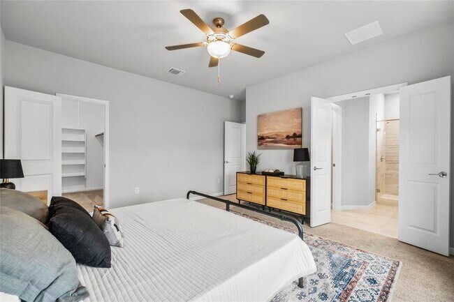 Building Photo - Baythorne Dr