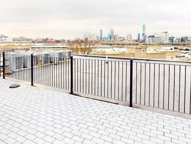 Building Photo - 2 Bed 2 Bath - South Boston - 6/1    (0.22...