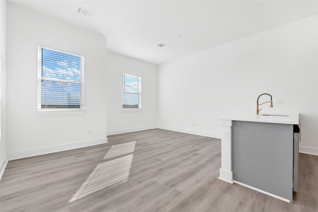 Building Photo - 4604 Indie Hts Ln