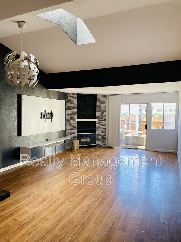Building Photo - 1477 Saddle Way