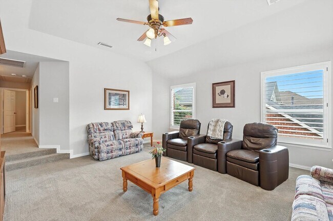 Building Photo - 2303 Chapelwood Dr