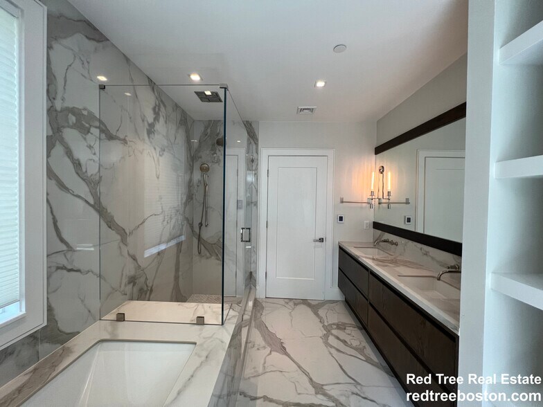 Building Photo - 20 Marion St