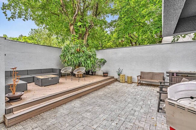 Building Photo - 2990 SW 30th Ct