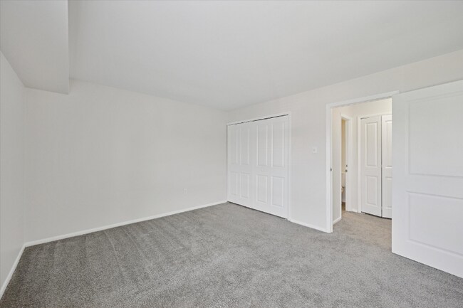 Building Photo - 1760 Tomlinson Rd