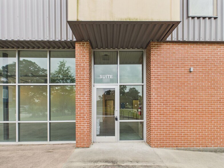 Building Photo - 209 Highland Park Ln