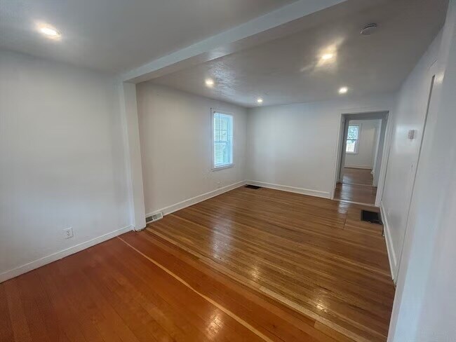 Building Photo - 46 Lawn Ave