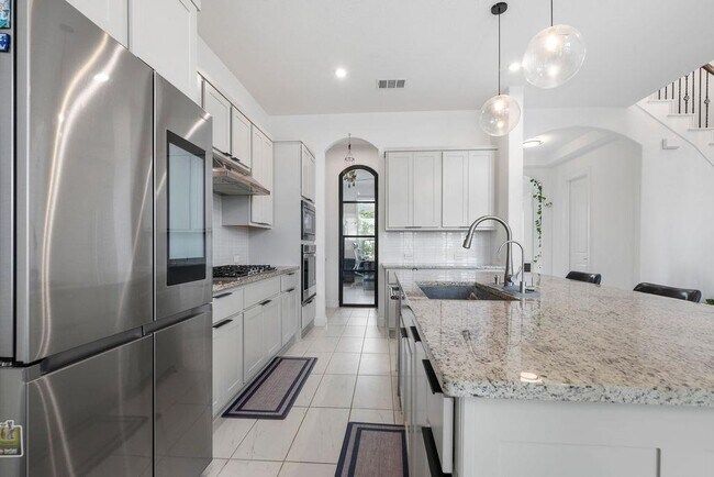 Building Photo - 920 Villa Rialto View