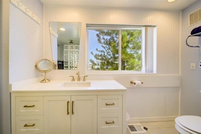 Building Photo - 18111 1st St E