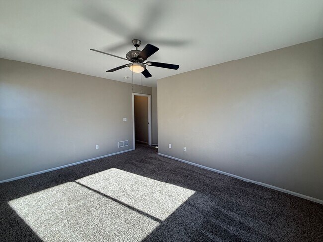 Building Photo - Nice Three Bedroom Townhome 80916