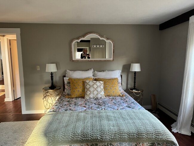 Bedroom - 67 Warren St