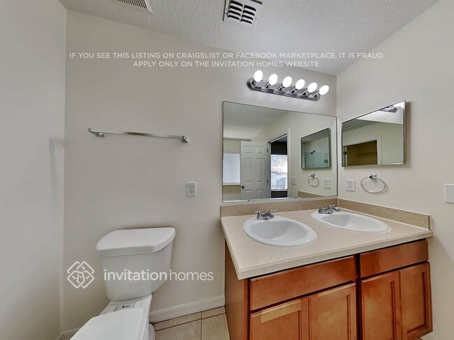 Building Photo - 15262 Galbi Dr