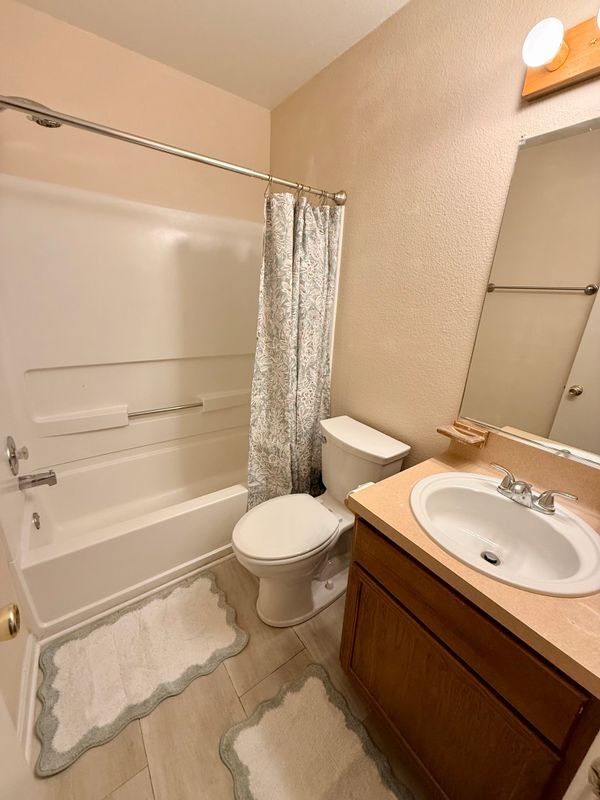 Building Photo - 1057 Blue Bill Cove Dr