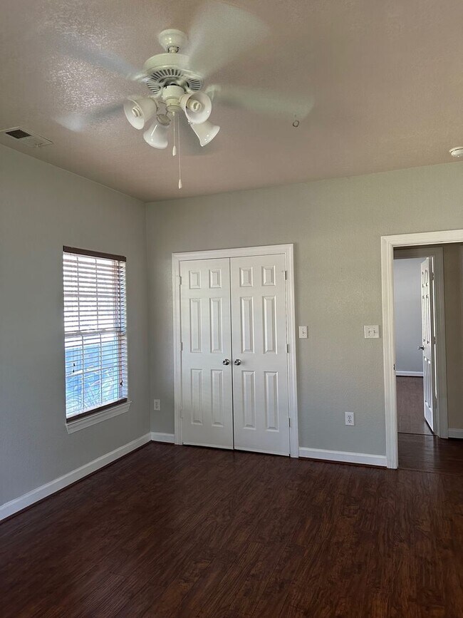Building Photo - 488 S Birdneck Rd