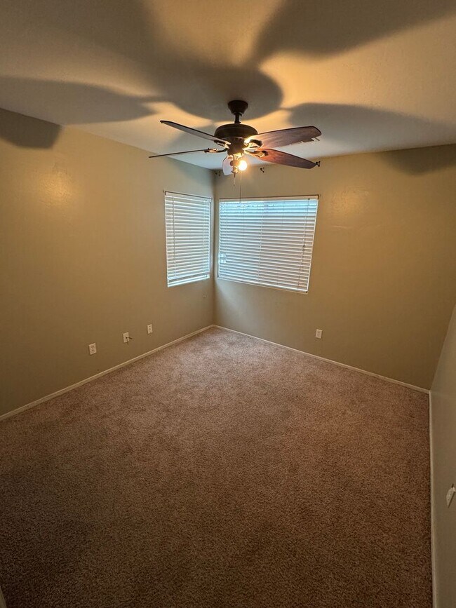 Building Photo - Great Family Home in Southwest