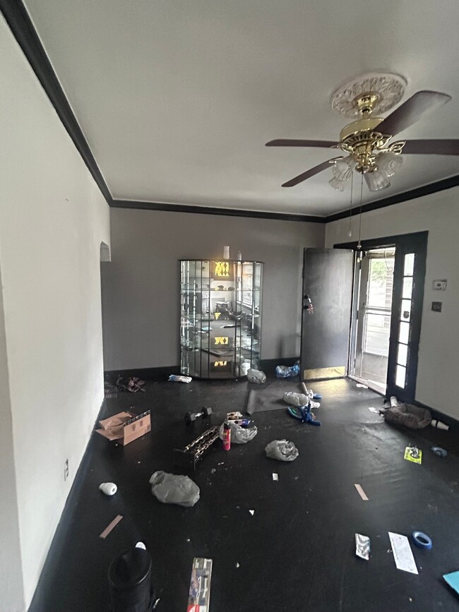 Building Photo - 725 N 39th St