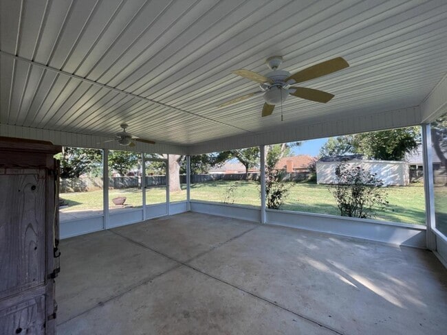 Building Photo - 102 S Gala Ct