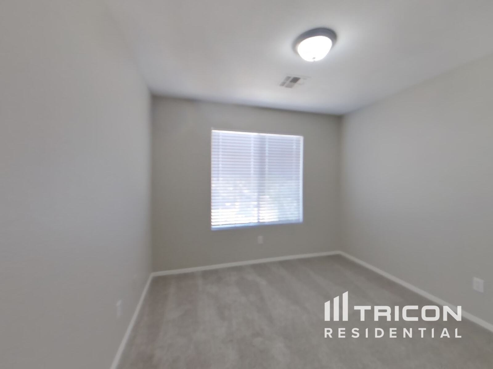 Building Photo - 873 E Impreria St