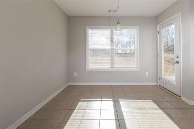 Building Photo - 107 Grandview Dr