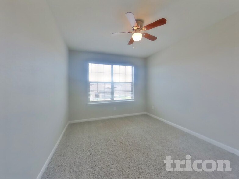 Building Photo - 227 Drifter Dr
