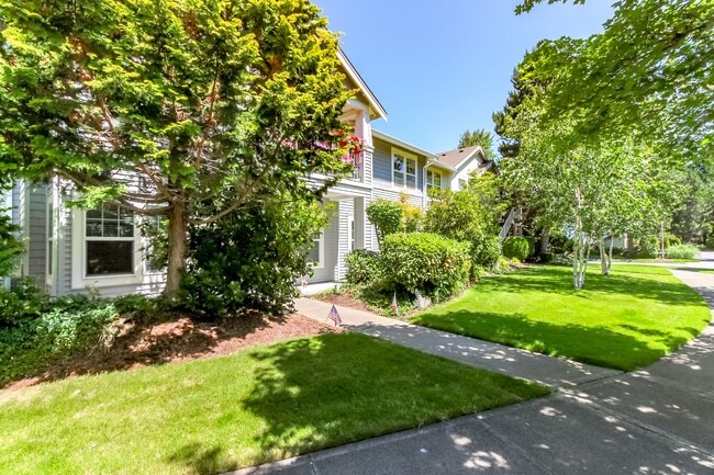 Building Photo - Low maintenance condo living in DuPont