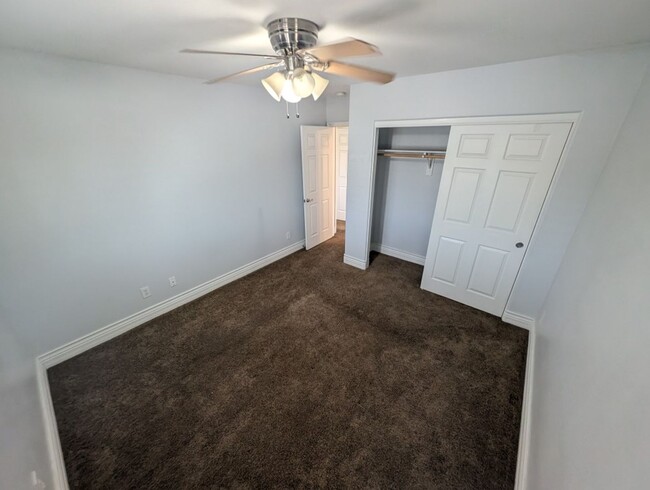 Building Photo - 202 Tall Ruff Dr