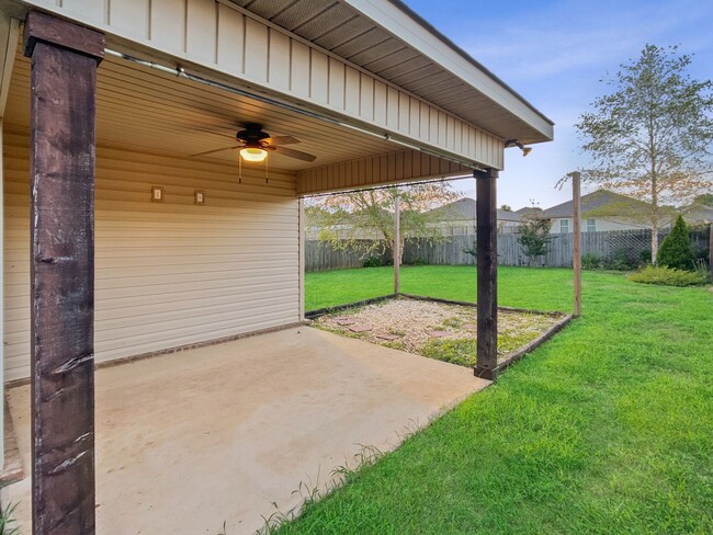Building Photo - Available August 6th!!! Recently Updated 3...