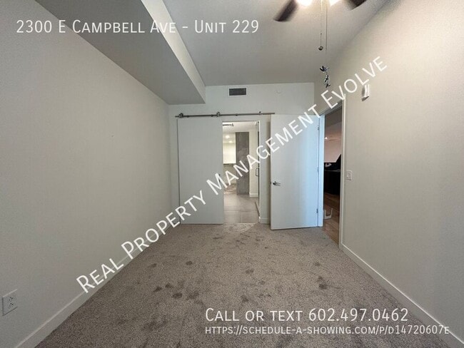 Building Photo - Luxurious Living In This High-end Condo! *...