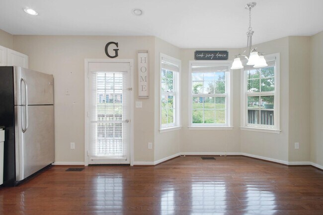Building Photo - 405 Donelson Loop