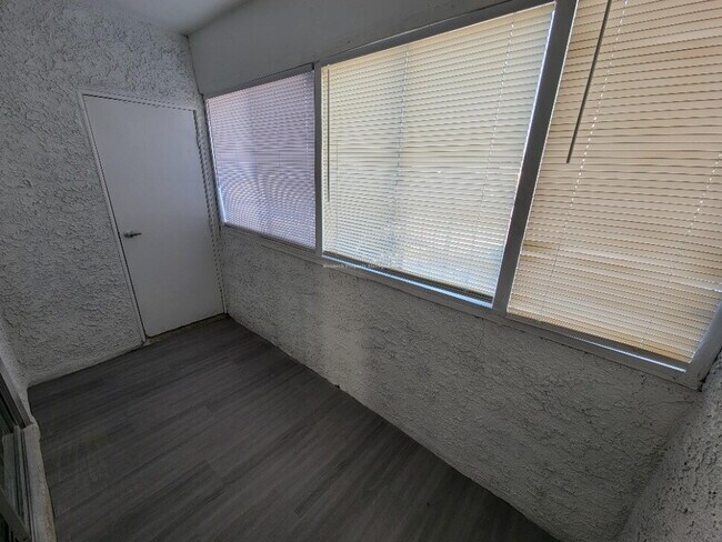 Building Photo - "Discover Comfort and Convenience: Spacious 2-Bed, 2-Bath Apartment in Las Vegas!"