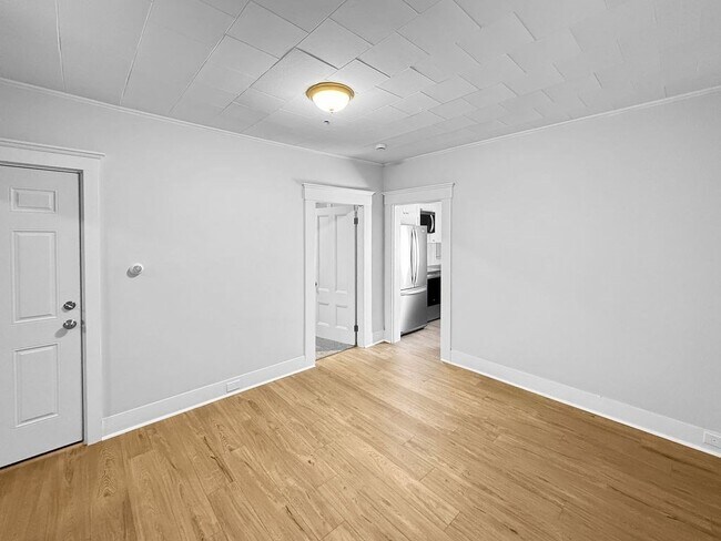 Building Photo - 264 Middlesex Rd