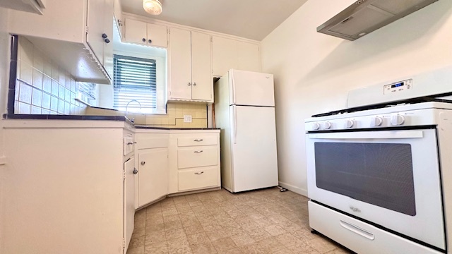 Unit 6 Kitchen - 4041 S Centinela Ave