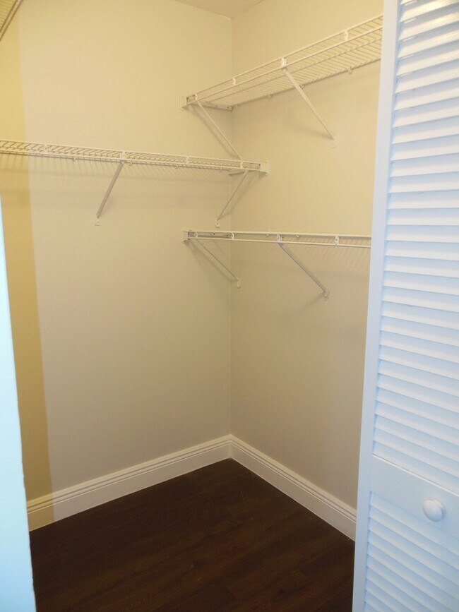 Building Photo - ONE BEDROOM ONE BATHROOM! WATERFRONT COMMUNITY!