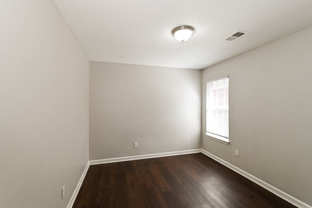 Building Photo - 1574 Far Dr