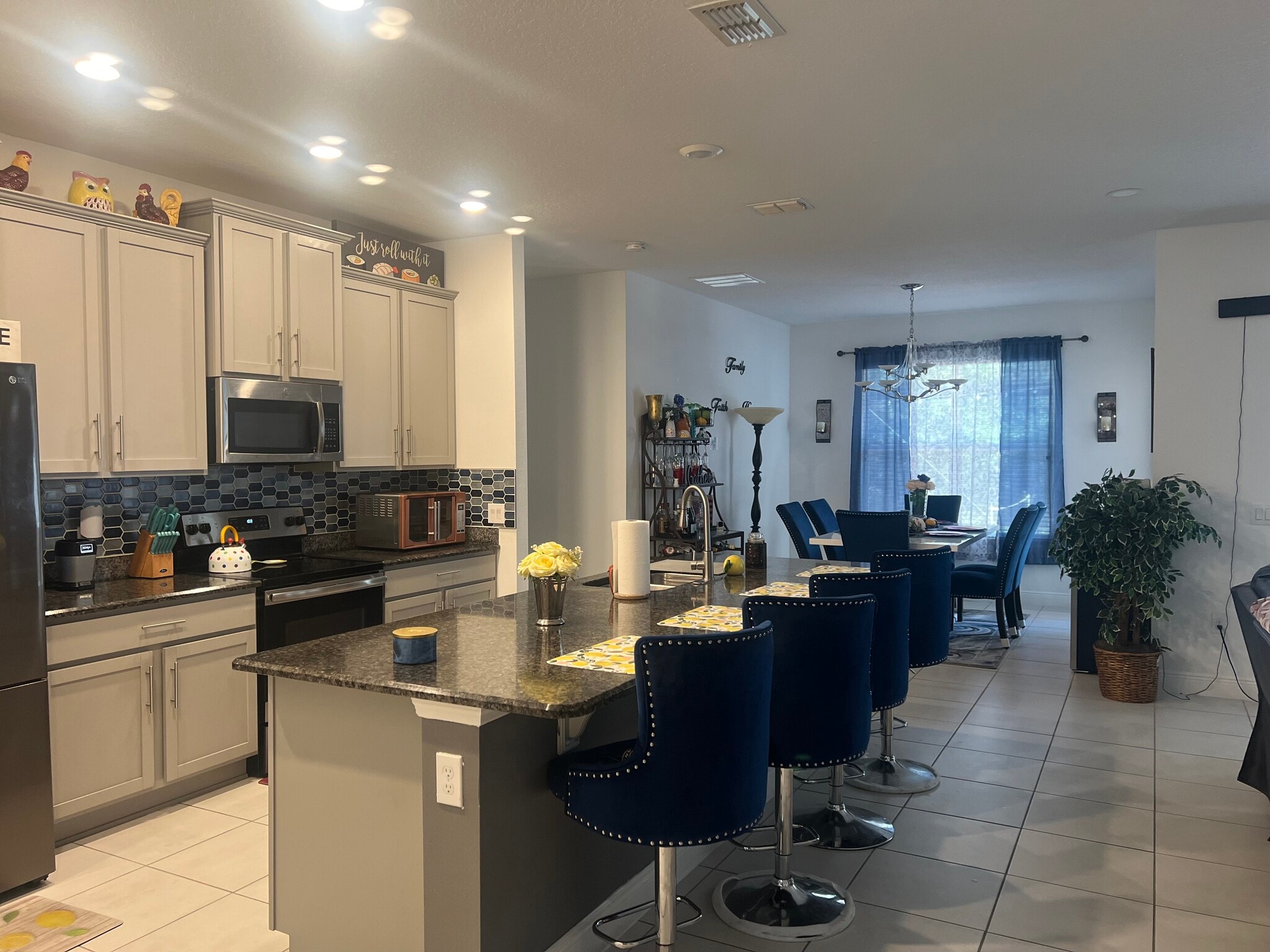 Building Photo - 3855 Carrick Bend Dr