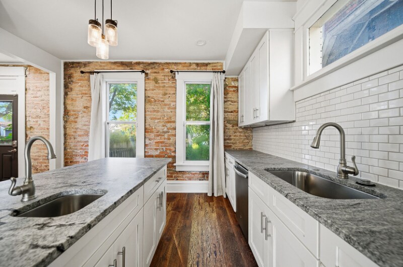 Building Photo - 433 St Clair Ave