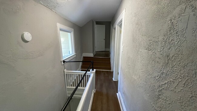 Building Photo - 609 Voris St
