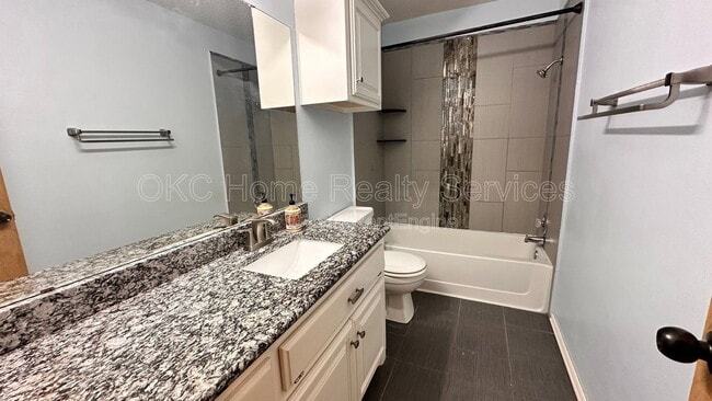 Building Photo - 17316 Valley Crst