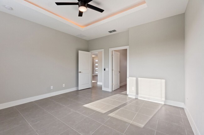 Building Photo - 361 Begonia Ct