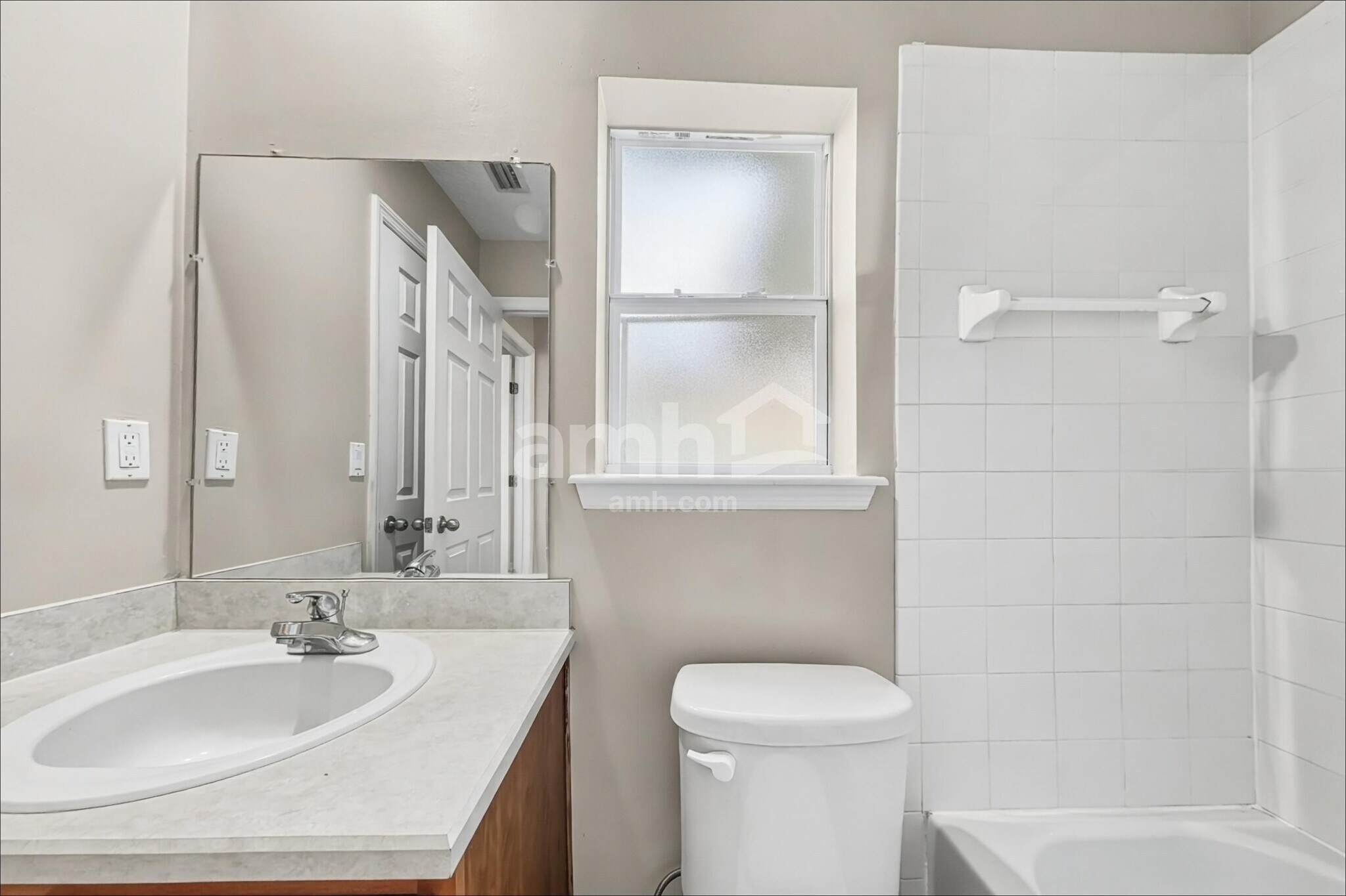 Building Photo - 9243 Prosperity Lake Dr