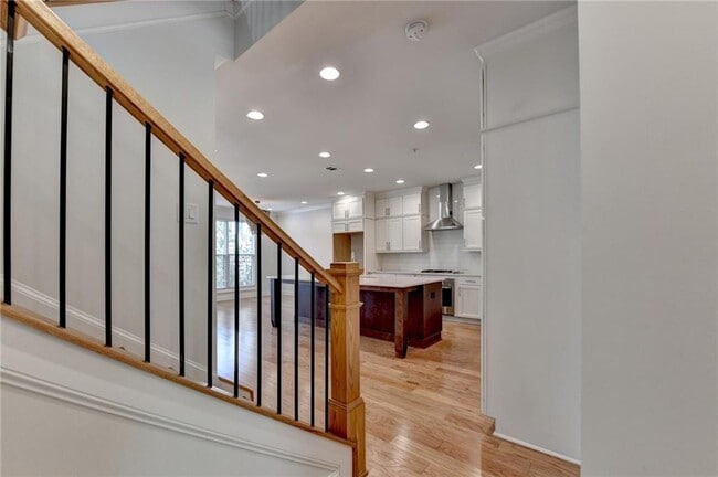 Building Photo - 341 Bailey Walk