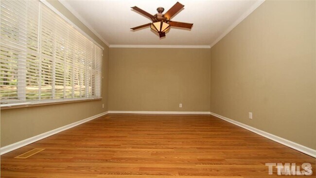 Building Photo - 5841 Sandstone Dr