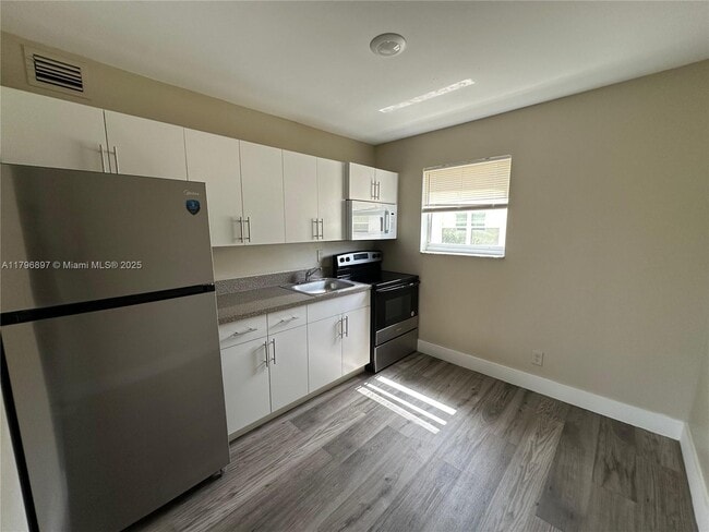 Primary Photo - 260 SW 8th St