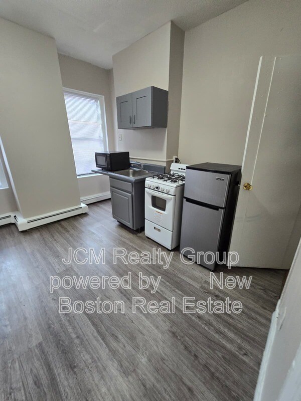 Building Photo - 5 Union Ave