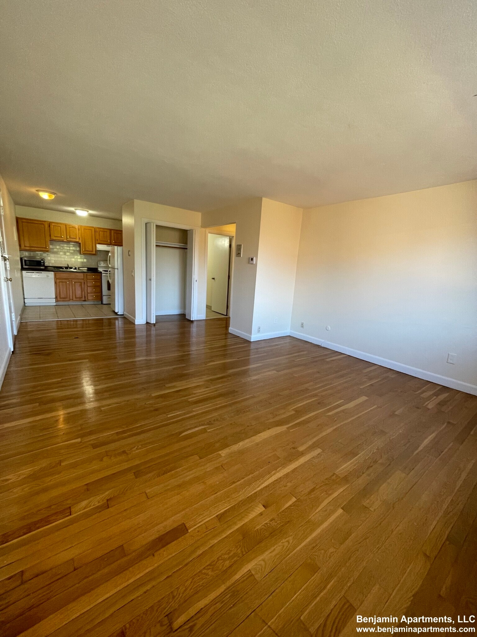 Building Photo - 95 Gardner St