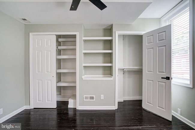 Building Photo - 2331 E Hazzard St