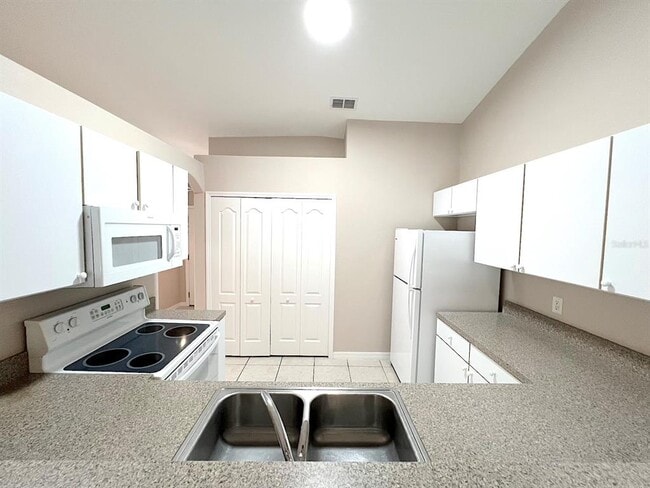 Building Photo - 47 Wellwood Ln