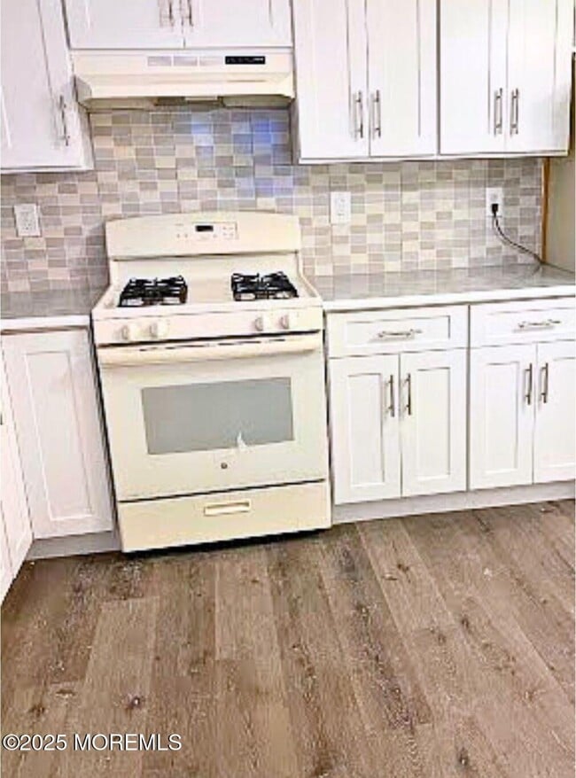 Building Photo - 311 Tulip Ln