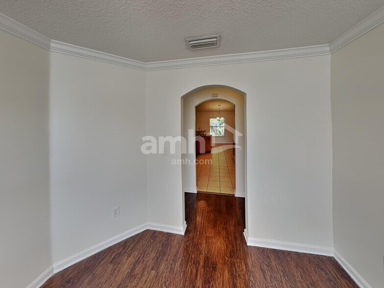 Building Photo - 11670 Deep Springs Dr N