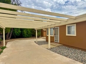 Building Photo - Charming 2 Bed 2 Bath Duplex Home on Large Fenced Lot in Menifee for Lease!