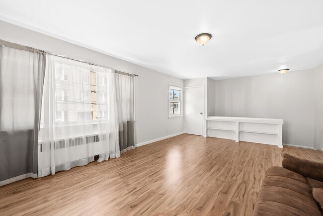 Building Photo - 81 Van Wagenen Ave